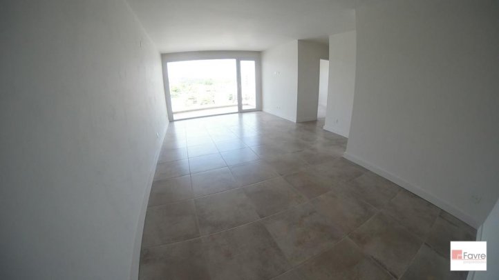 Depto 2 dorm, 90m² con cochera y balcón — 25 de Mayo