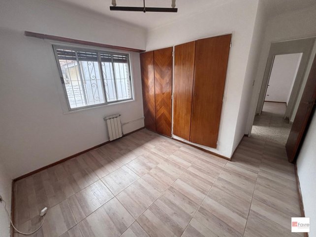 Casa 3 dorm, 150m² con garaje y patio — Av. Dorrego