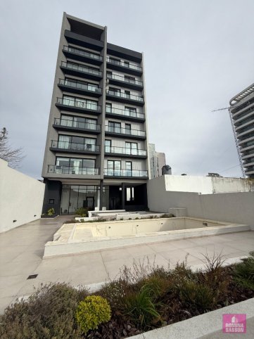Depto 2 dorm, 120m² a estrenar con cochera y piscina — Paz 571