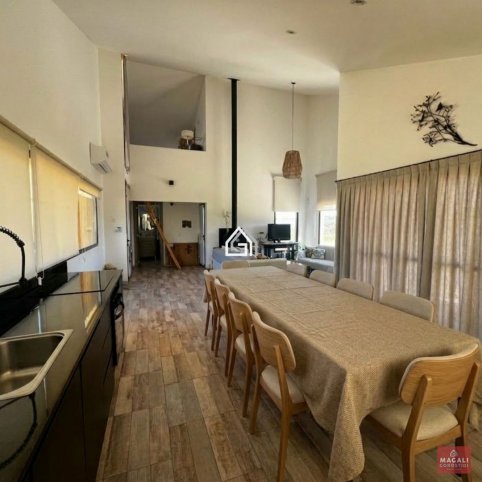 Casa 2 dorm, 95m² con pileta y amplio parque — Barrio Entre Sierras