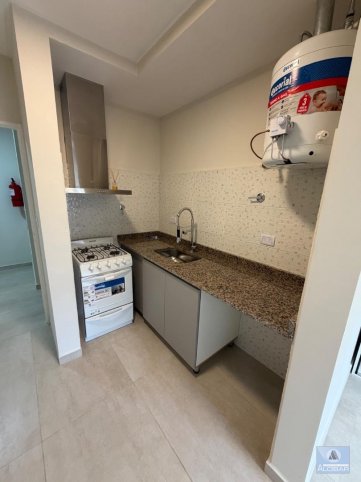 Depto monoambiente reciclado, 40m² en primer piso — San Lorenzo