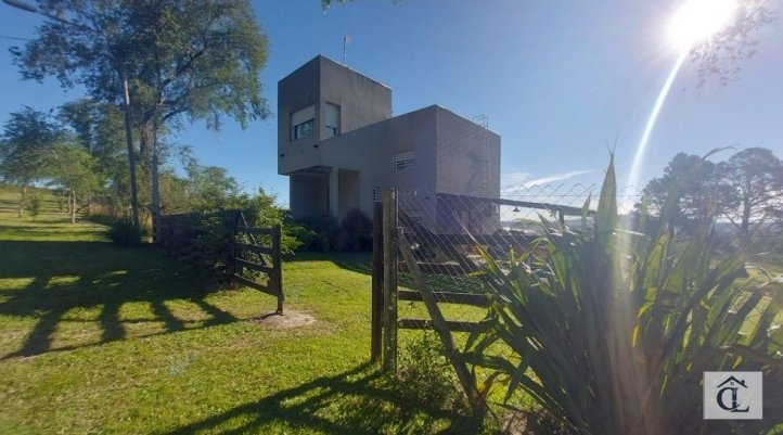 Casa 3 dorm, 109m² en Villa del Lago con pileta
