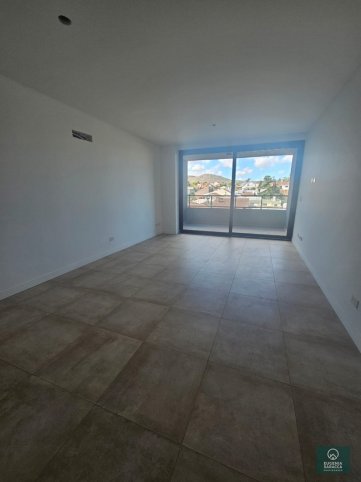 Depto 2 dorm, 88m² con 2 cocheras — Av Avellaneda