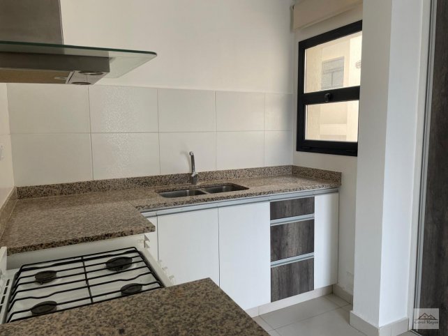 Depto semicentrico 1 dorm, 50m² con cochera — 14 de julio al 100