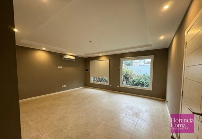 Casa moderna de 3 habitaciones con patio verde — Ruben Dario 700