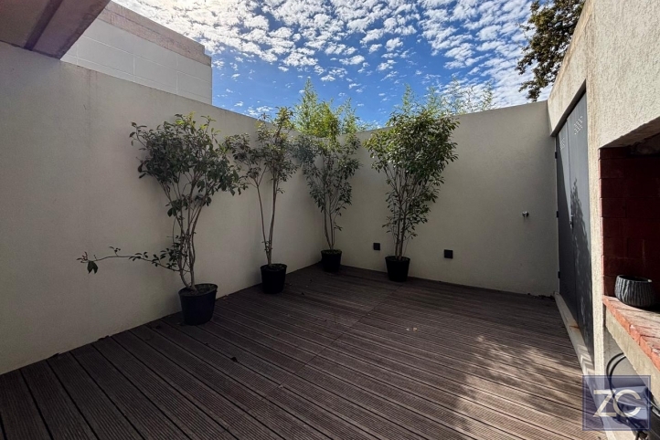 Duplex HOUSING | 3 Dormitorios, 120m², con cochera