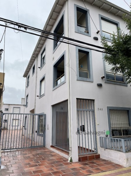 Depto 2 dorm, 60m² en Uriburu 549, con cochera