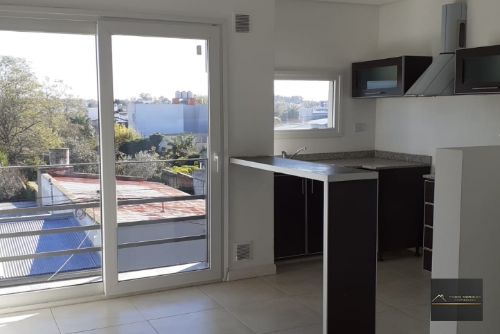 Depto en Venta 2 dorm, 98m² con cochera — Garibaldi 1165