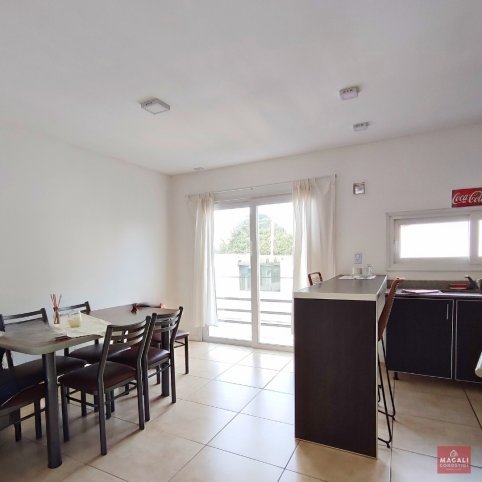 Depto 2 dorm, 92m² en Garibaldi 1100 — Primer piso con cochera