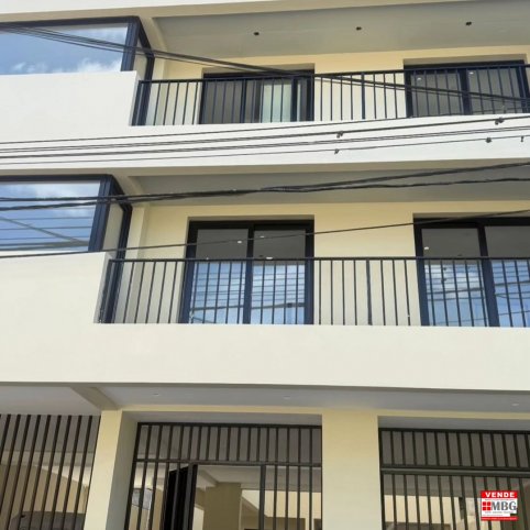 Depto 1 dorm, 56m² con cochera — Uriburu 1026