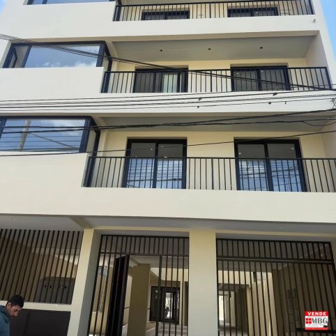 Depto 1 dorm, 56m² con cochera — Uriburu 1026