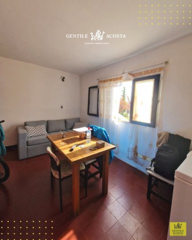 Casa 3 dorm, 214m² con garage — De la Bandera y Av. Juan B. Justo