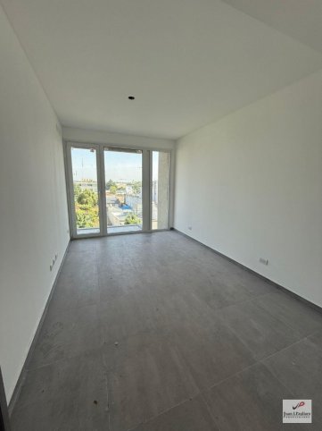 Depto 2 dorm, 100m² en Av. España — Tercer piso