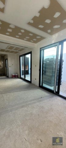 Depto 2 dorm, 100m² con cochera — Liniers