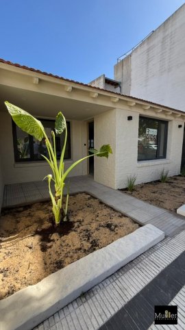 Casa 3 dorm, 160m² con garage — Pinto al 1700