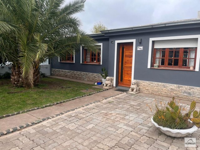 Casa 3 dorm, 90m² con garage — Semicéntrica