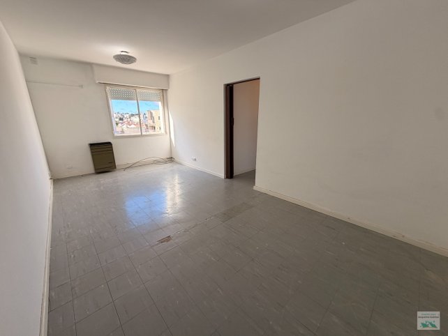 Depto en Venta 3 dorm, 1 baño — Maipú al 1100