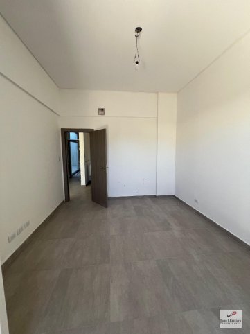 Depto 1 dorm, 85m² en Av. España — Primer piso