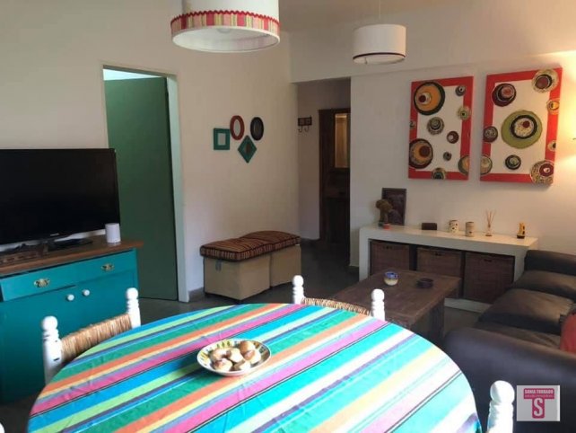 Depto 2 dorm, planta baja, 65m² con cochera — Costa Rica al 100