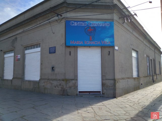 Casa 3 dorm, 95m², 3 baños, amplio patio — Avda. Tandil esq. Rodriguez