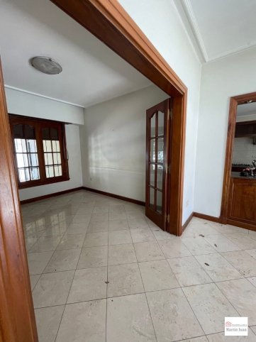 Casa en venta 3 dorm, 190m² con pileta y quincho — 14 de julio 1400
