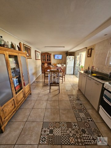 Casa 2 dorm, 110m² con pileta y patio — Moreno 1561