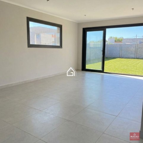 Casa en VENTA a estrenar Nigro 3000, 100m², 2 dorm, 2 baños, garage