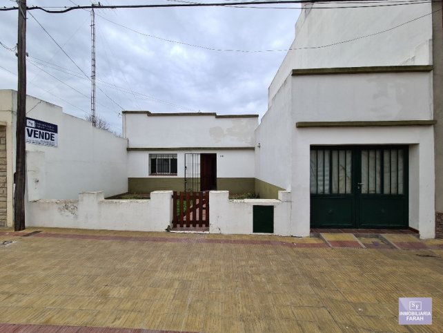 Casa 2 dorm, 101m² con garage — Arana 218