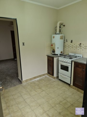 Casa 2 dorm, 101m² con garage — Arana 218