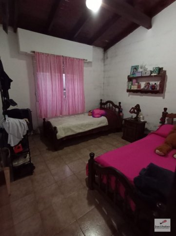 Casa 2 dorm, 130m² con patio y parrilla