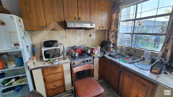Casa en Venta a Restaurar en Moreno 1000, 90m² con amplio patio y quincho