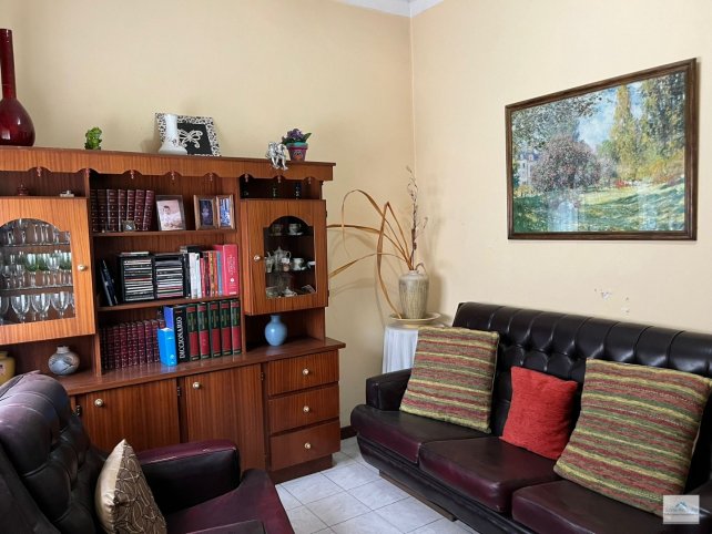 Casa en Venta 2 dorm, 2 baños, Garaje — 11 de Septiembre y Garibaldi