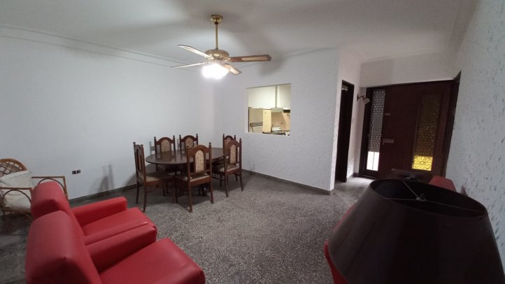 Casa 3 dorm, 110m² con garage — Uriburu