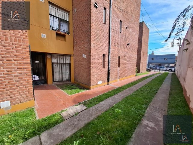 Depto en Venta 1 dorm, 31m² con cochera — Pinto 257