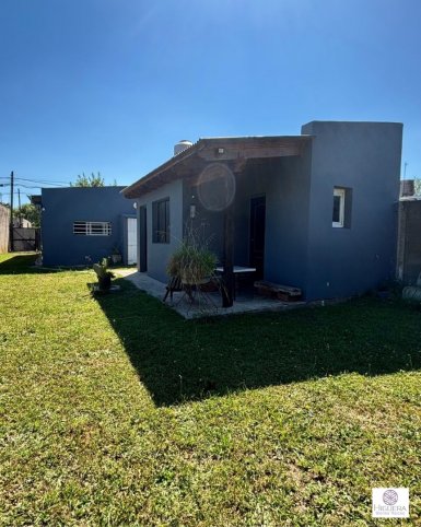 Casa 2 dorm, 10x60m en Argerich 2300