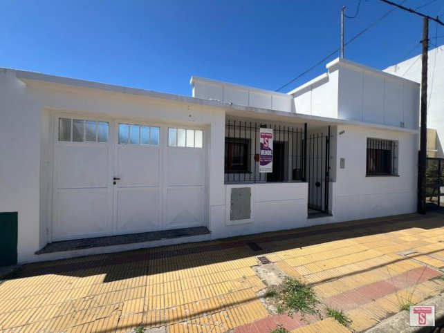 Casa 2 dorm, 67m² con garage — 14 de Julio