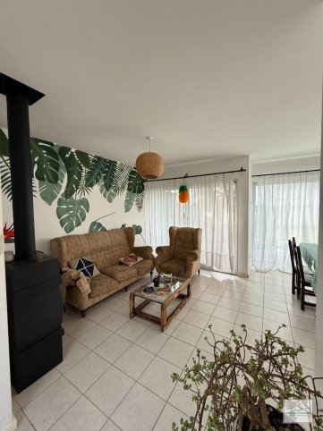 Casa en excelente estado, 2 dorm, 60m² con garage — Barrio Procrear