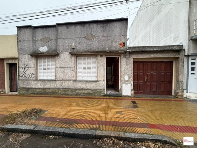 Casa 2 dorm, 120m² con garaje — Montevideo