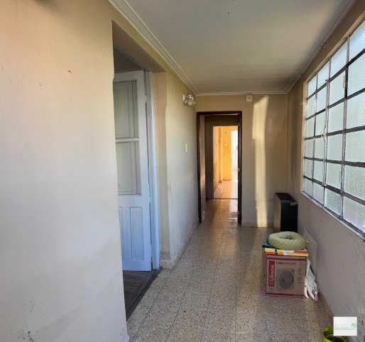 Casa de dos dormitorios con excelente ubicación semicéntrica