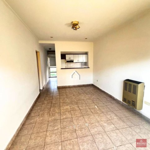 Casa en VENTA Pasaje D, Tandil - 2 Dormitorios - Cocina, Comedor - Baño - Patio verde