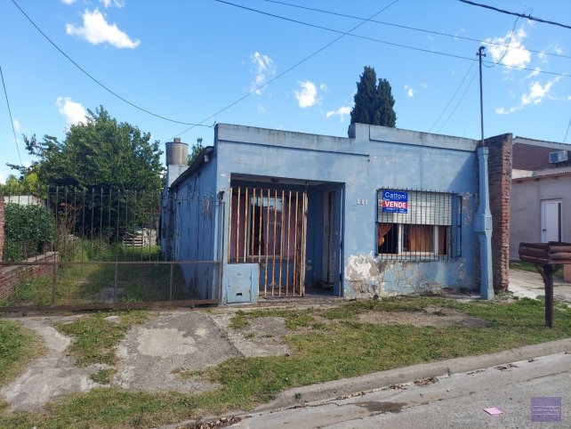 Casa 3 dorm, 56m² en Arenales 680, ideal para reciclado