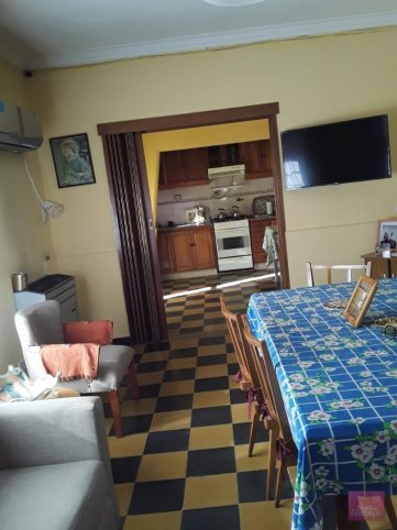 Casa 1 dorm, 60m² con quincho y garage para 2 autos