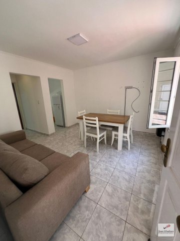 Depto 1 dorm, 47m² en planta baja con cochera — Uriburu al 200