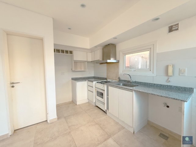 Depto 1 dorm, 64m² con cochera — Primera Junta