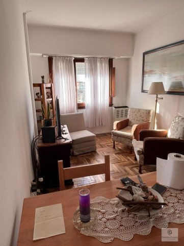 Depto 1 dorm, 1 baño en 2° piso — 14 de julio