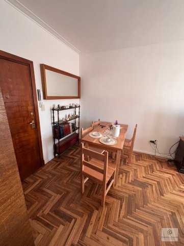 Depto 1 dorm, 1 baño en 2° piso — 14 de julio