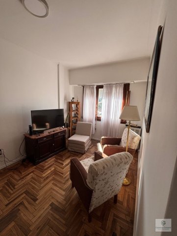 Depto 1 dorm, 1 baño en 2° piso — 14 de julio