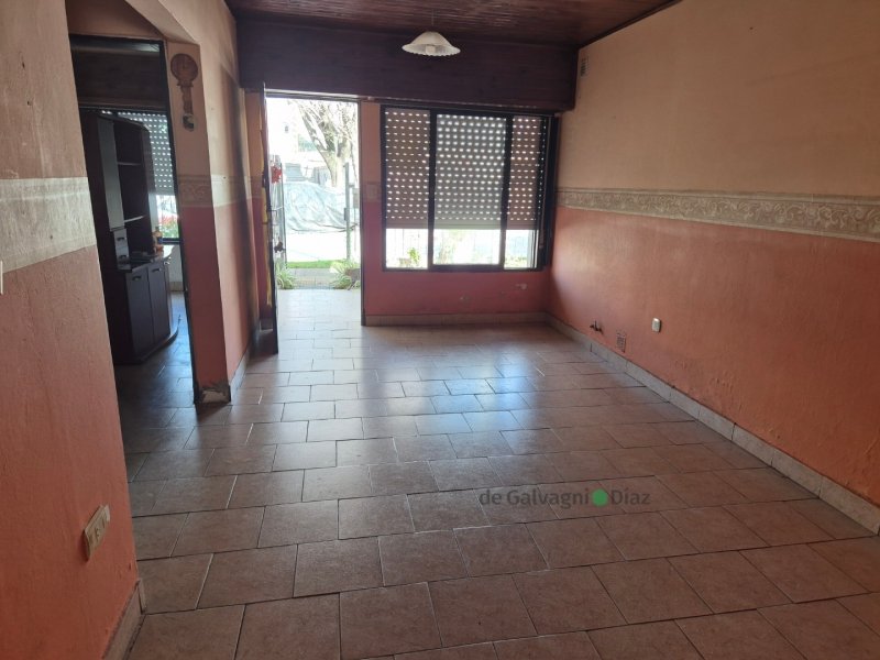 Casa 2 dorm, 50m² en Cabral 1811