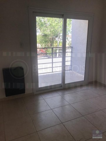 Depto 1 dorm, 50m² en 1er piso con cochera — Moreno al 1200