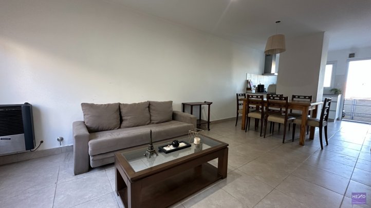 Depto 3 ambientes con patio + cochera, 70m² — Arenales 650